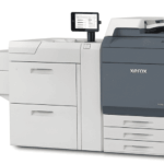 Pressa di produzione Xerox® Proficio™ PX300 vista laterale e schermo